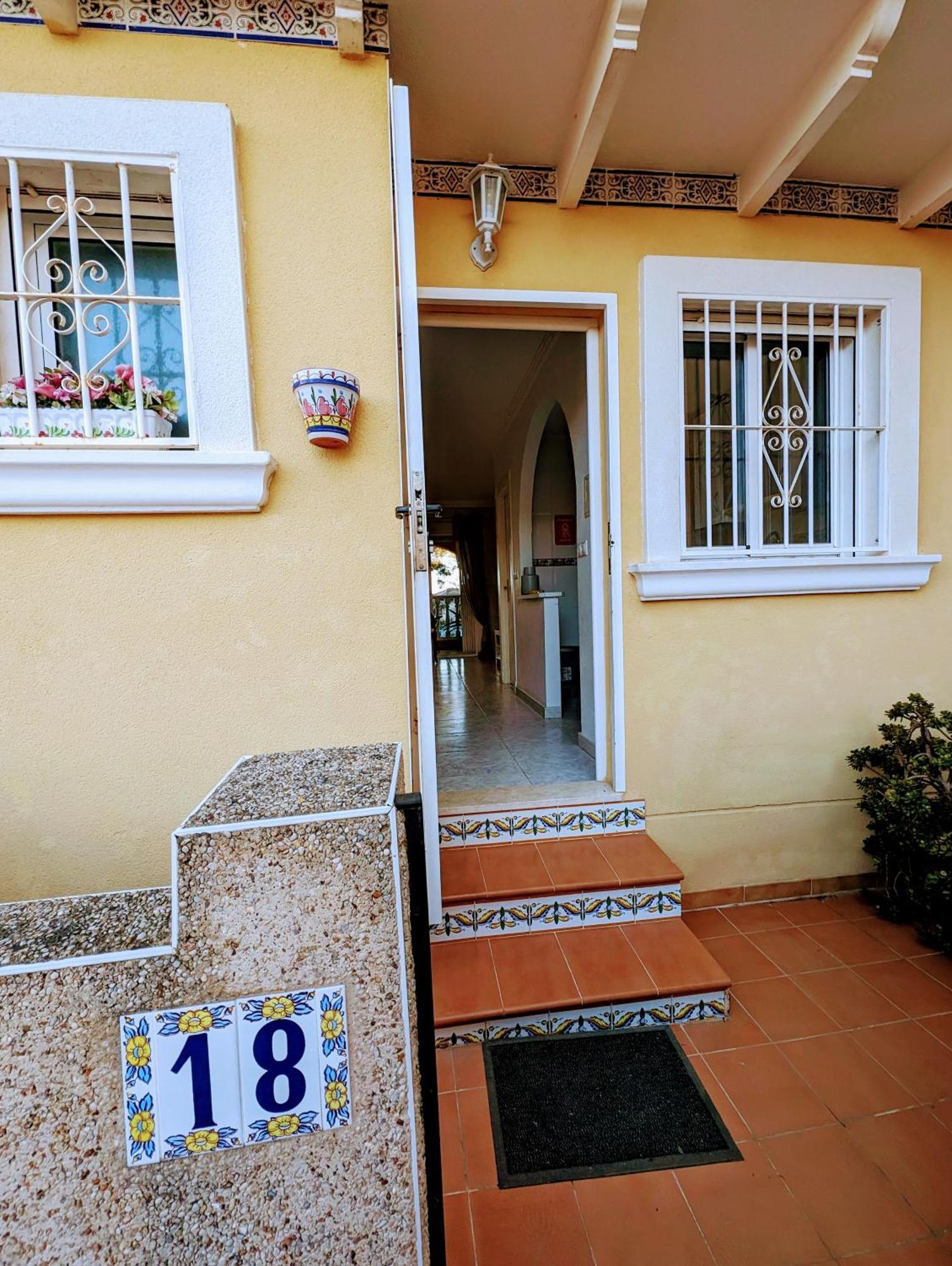 2 Bedroom Algorfa Townhouse With Pool Castillo de Montemar Eksteriør bilde